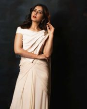 Aranmanai 3 Heroine Raashi Khanna Sexy Pictures 02