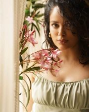 Attractive Nandita Swetha in a Spaghetti Strap Green Bodycon Dress Photos 02