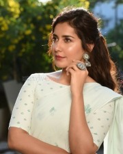 Raashii Khanna 46 Ayogya Movie Heroine Raashi Khanna Photos