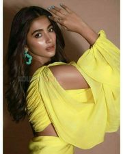 Beast Movie Heroine Sexy Glam Pictures 14