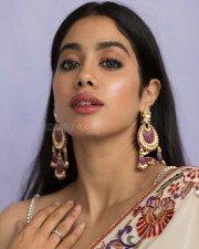 Beautiful Actress Janhvi Kapoor Saree Pictures 03