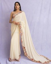 Beautiful Actress Janhvi Kapoor Saree Pictures 06