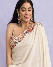Beautiful Actress Janhvi Kapoor Saree Pictures 07
