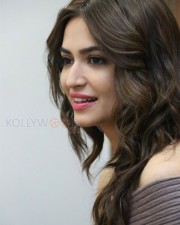 Beautiful Actress Kriti Kharbanda New Pictures
