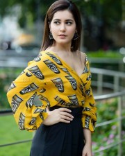 Raashii Khanna 42