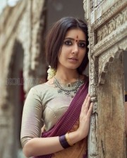 Raashii Khanna 35 Beautiful Actress Raashi Khanna Photoshoot Stills