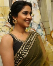Beautiful Actress Regina Cassandra In Saree Photos