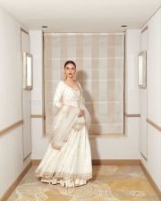 Beautiful Bollywood Heroine Aditi Rao Hydari in a Traditional Dress Pictures 01 Beautiful Bollywood Heroine Aditi Rao Hydari in a Traditional Dress Pictures 01