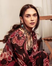 Beautiful Bollywood Heroine Aditi Rao Hydari in a Traditional Dress Pictures 02 Beautiful Bollywood Heroine Aditi Rao Hydari in a Traditional Dress Pictures 02