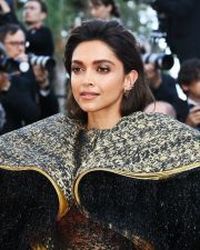 Beautiful Deepika Padukone Red Carpet Pictures 02