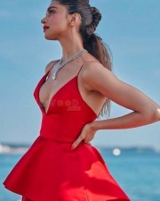Beautiful Deepika Padukone Red Hot Stills 02