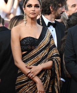Beautiful Deepika Padukone at Cannes 2022 Photos 12