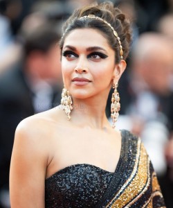 Beautiful Deepika Padukone at Cannes 2022 Photos 17