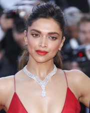 Beautiful Deepika Padukone at Cannes 2022 Photos 50