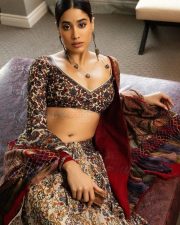 Beautiful Janhvi Kapoor in a Custom Kashmiri Saree with a Backless Blouse Photos 04