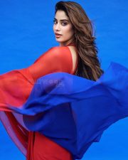 Beautiful Janhvi Kapoor in a Manish Malhotra Two Toned Cricket Themed Saree with a Sleeveless Blouse Pictures 03 Beautiful Janhvi Kapoor in a Manish Malhotra Two Toned Cricket Themed Saree with a Sleeveless Blouse Pictures 03