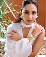 Beautiful Kiara Advani in an Ivory Satin Dress at Cannes 2024 Photos 02