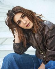Beautiful Kriti Sanon in Leather Jacket With 70s Style Flared Denim Pants Pictures 03 Beautiful Kriti Sanon in Leather Jacket With 70s Style Flared Denim Pants Pictures 03