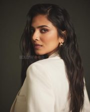 Beautiful Malavika Mohanan in an Off White Bralette with a See Through Top and Trench Coat with White Pants Photos 03 Beautiful Malavika Mohanan in an Off White Bralette with a See Through Top and Trench Coat with White Pants Photos 03