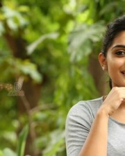 Beautiful Niveda Thomas Photos