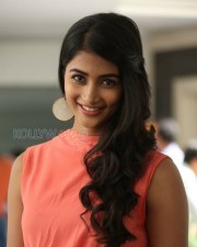 Beautiful Pooja Hegde Pictures