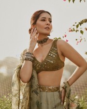 Beautiful Raashi Khanna in a Green Lehenga Pictures 04