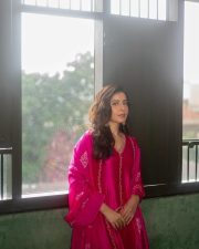 Beautiful Raashi Khanna in a Pink Silk Kamal aur Gulaab Kurta Set with Floral Motifs and Pita Embroidery Photoshoot Pictures 04 Beautiful Raashi Khanna in a Pink Silk Kamal aur Gulaab Kurta Set with Floral Motifs and Pita Embroidery Photoshoot Pictures 04