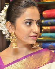 Beautiful Rakul Preet Singh In Saree Photos