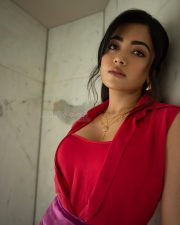 Beautiful Rashmika Mandanna in a Red Crop Top and Pink Pencil Skirt Photos 02