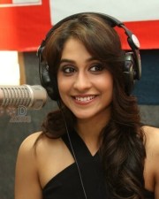 Beautiful Sexy Regina Cassandra At Big Fm Full Volume Show Photos