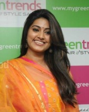 Beautiful Sneha At Green Trends Salon Photos
