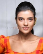 Beautiful Tamil Actress Aishwarya Rajesh Photos
