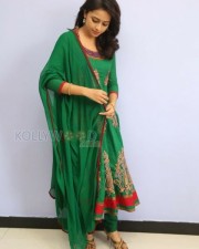 Beautiful Tamil Actress Sri Divya Photos