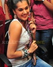 Taapsee Pannu 2 Beautiful Tapsee At Bigfm Photos