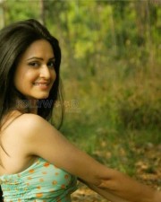 Beautiful Tollywood Actress Kriti Kharbanda Photos