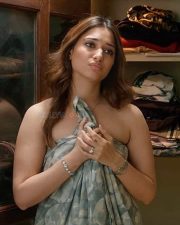 Beautiful and Sexy South Indian Actress Tamanna Bhatia Wrapped in Towel Photos 10 Beautiful and Sexy South Indian Actress Tamanna Bhatia Wrapped in Towel Photos 10