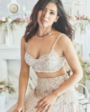 Beauty and Style Icon Samantha Sexy Pictures 05