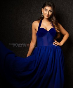 Bhageera Actress Yashika Aannand Sexy in Blue Pictures 02