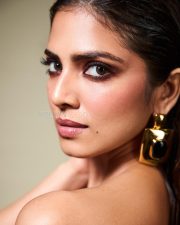 Bold Malavika Mohanan Close Up Pictures 02