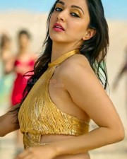 Kiara Advani 30 Bollywood Actress Kiara Advani Sexy Pictures