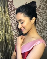 Bollywood Actress Shraddha Kapoor Beautiful Pictures
