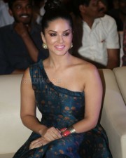 Bollywood Actress Sunny Leone New Photos