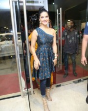 Bollywood Actress Sunny Leone New Photos