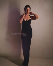 Bollywood Actress in a Black Vintage Herv L ger Halter Neck Gown Photos 05