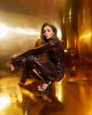 Bollywood Diva Alia Bhatt in an Espresso Brown Shimmering Dress at Koffee with Karan Season 8 Photos 03 Bollywood Diva Alia Bhatt in an Espresso Brown Shimmering Dress at Koffee with Karan Season 8 Photos 03