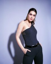 Bollywood Diva Kriti Sanon in a Retro Bell Bottom Pants Stills 01 Bollywood Diva Kriti Sanon in a Retro Bell Bottom Pants Stills 01