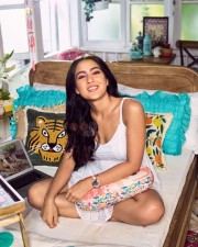 Bollywood Diva Sara Ali Khan Sexy Glam Pictures 10