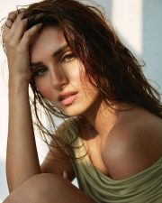 Bollywood Fashion Diva Tara Sutaria Sexy Pictures 20