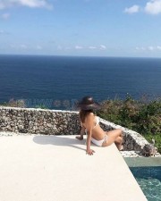 Esha Gupta 35 Bollywood Siren Esha Gupta Spicy Pictures