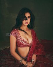 Breathtaking Disha Patani Cleavage in a Red Embroidered Bridal Lehenga Photos 10 Breathtaking Disha Patani Cleavage in a Red Embroidered Bridal Lehenga Photos 10